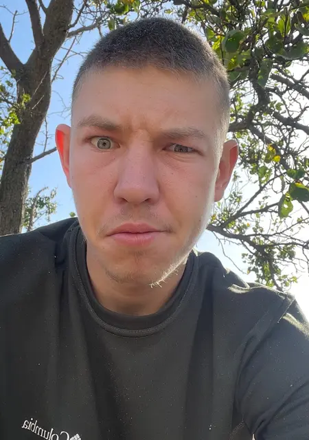 Я Ігор, 21, из Николаева, ищу знакомство для постоянных отношений