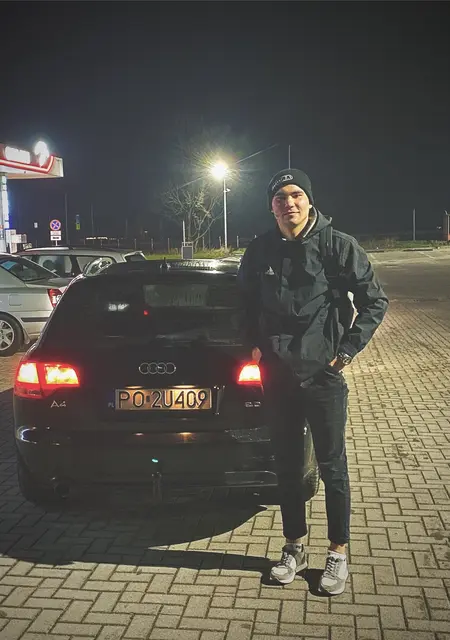 Я Саша, 25, из Зелёна-гура, ищу знакомство для открытые отношения