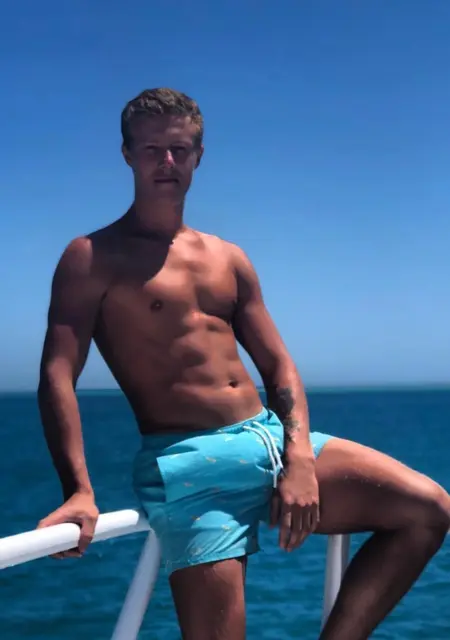 Alex из Пхукета, мне 24, познакомлюсь для приятного времяпровождения