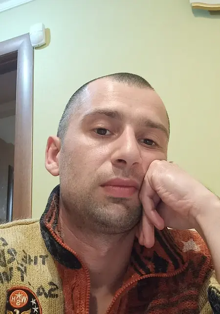 Сергей из Измаила, мне 38, познакомлюсь для приятного времяпровождения