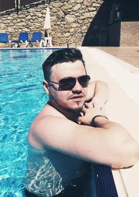 Я Денис, 31, знакомлюсь без обязательств в Кишинёве