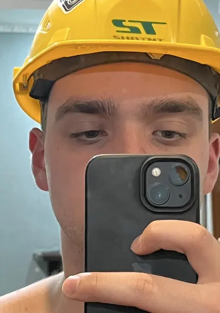 Я Тимур, 19, знакомлюсь для приятного времяпровождения в Амстердаме