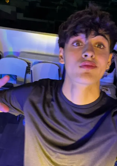 Я Marlon, 18, из Кадерейта Хименес, ищу знакомство для вирта