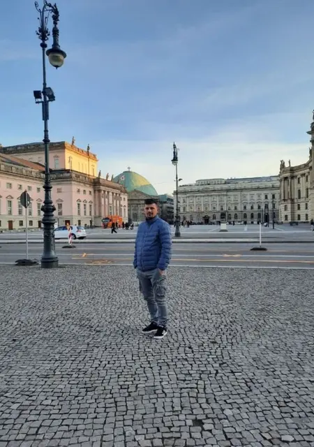 Albert из Берлина, мне 31, познакомлюсь