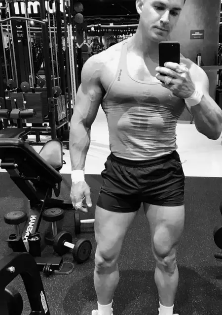 Я Евгений, 25, из Стокгольма, ищу знакомство для совместных путешествий