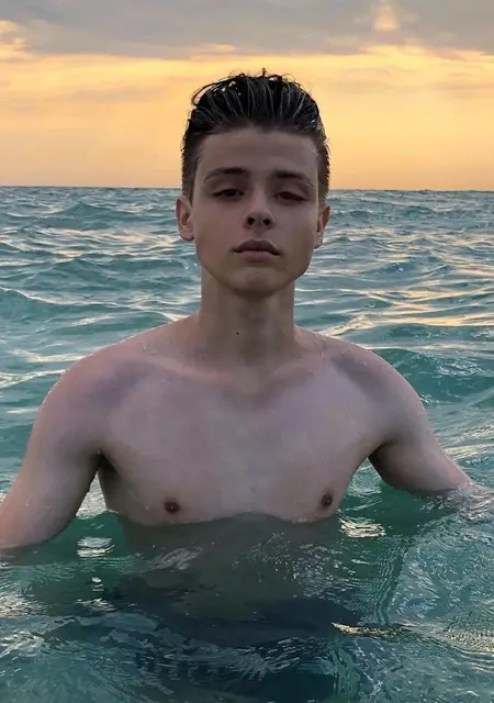 Я Марк, 22 років з Бердянська, шукаю знайомство для спілкування