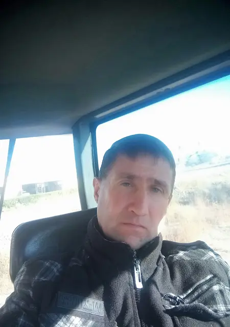 Я Юрий, 45, знакомлюсь без обязательств в Караганде