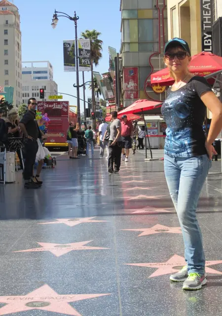 Я Мари, 45, из Харькова, ищу знакомство для приятного времяпровождения