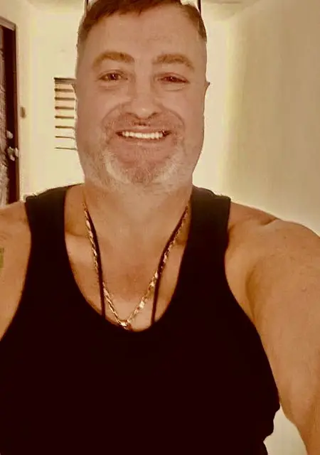 Я Konstantin, 48, знакомлюсь для приятного времяпровождения в Бангкоке