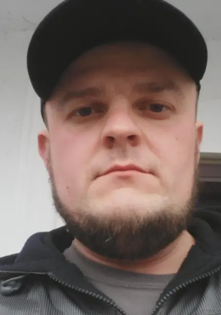 Дмитрий из Ужгорода, мне 42, познакомлюсь для общения