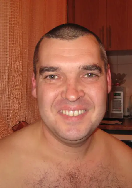 Игорь из Херсона, ищу на сайте знакомства на одну ночь