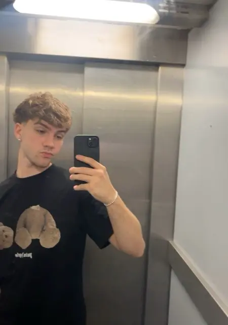 Marc из Барселоны, мне 20, познакомлюсь на одну ночь