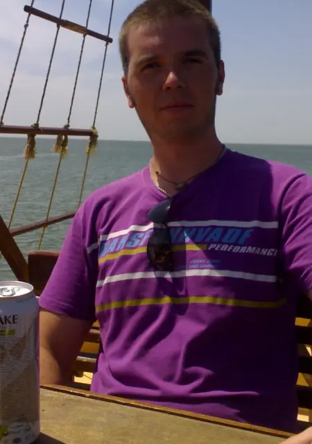 Я Денис, 39, знакомлюсь для приятного времяпровождения в Ровеньках