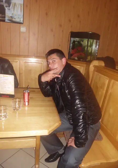 Саша из Виноградова, мне 35, познакомлюсь на одну ночь