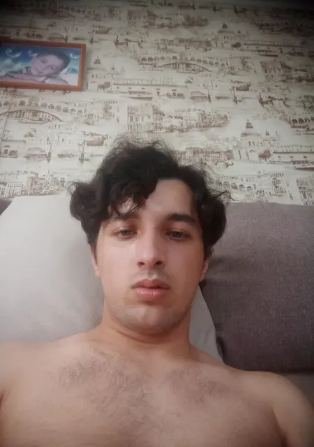 Валера из Могилёва, мне 20, познакомлюсь на одну ночь