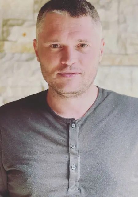 Макс из Изюма, мне 40, познакомлюсь без обязательств