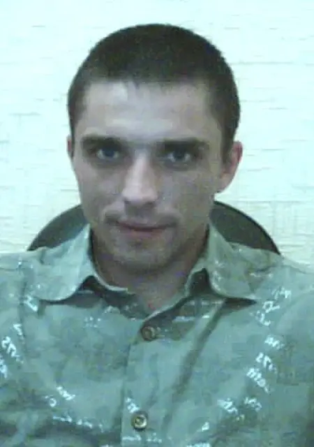 Серж з Луцька, мені 44 років, познайомлюсь без зобов'язань