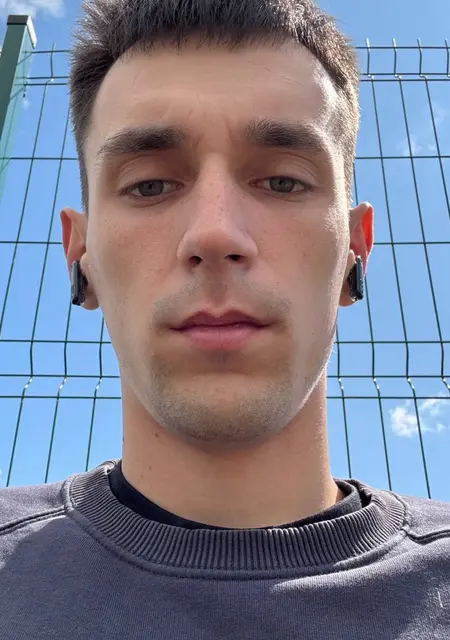 Андрей из Гомеля, мне 22, познакомлюсь на одну ночь