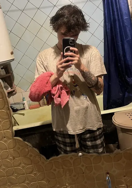 Я Vlad, 18, из Киева, ищу знакомства на одну ночь