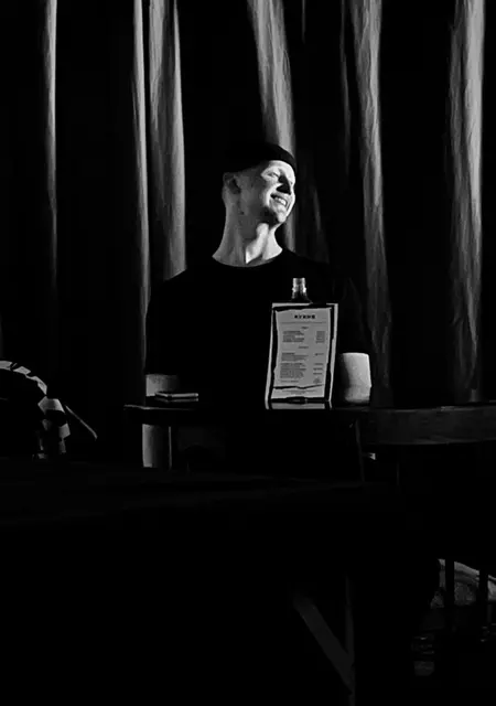 Я Микель, 28, из Лондона, ищу знакомства на одну ночь