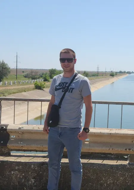 Roman из Бердянска, мне 28, познакомлюсь для открытые отношения