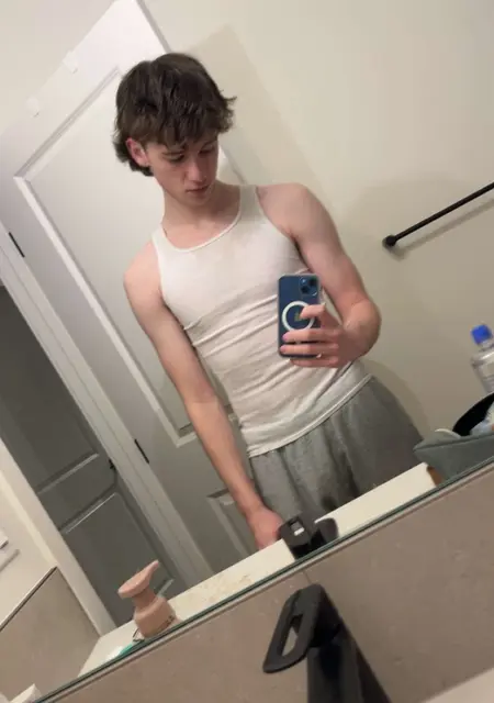 I'm Dalyn, 19, looking to meet for no strings attached in Cardiff