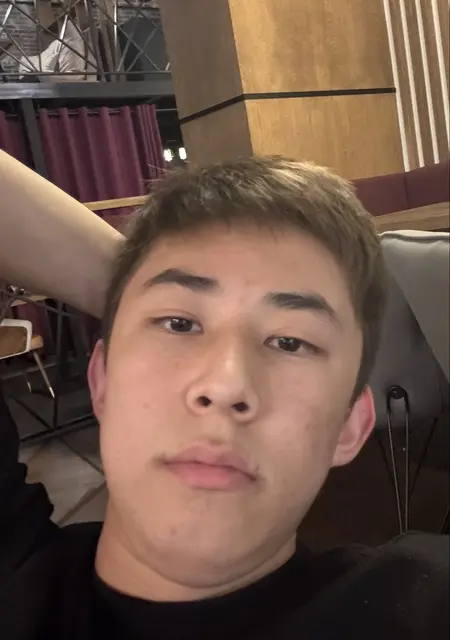 Рахат из Астаны, мне 19, познакомлюсь для вирта