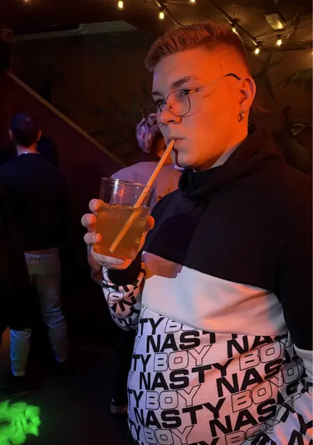 Я Андре, 20, знакомлюсь без обязательств в Бургос