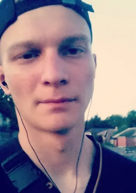 Я Дима, 25, знакомлюсь для общения в Киеве