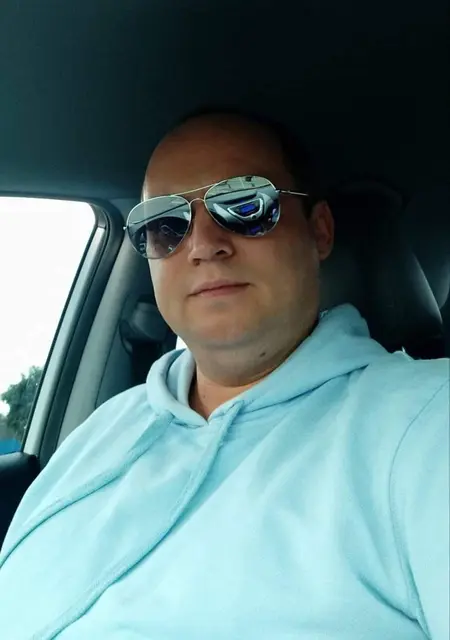 Я Алексей, 43, из Черкасс, ищу знакомство для приятного времяпровождения