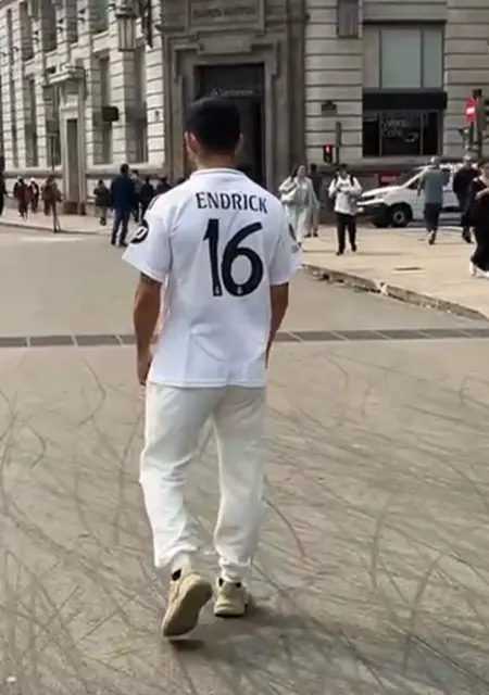 Я Iker, 21, знакомлюсь на одну ночь в Самора