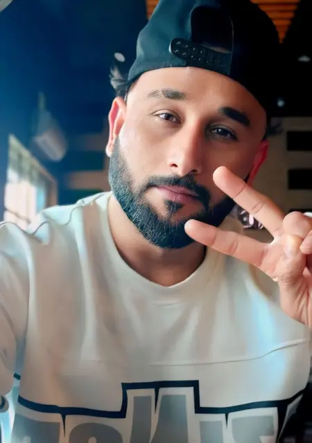 Я Ayan Saqib, 38, из Берга, ищу знакомство для открытые отношения