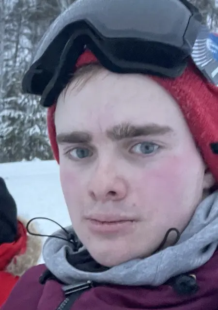 Я Алексей, 22, из Франкфурта-на-майне, ищу знакомства без обязательств