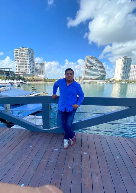 Omar из Канкуна, мне 30, познакомлюсь на одну ночь