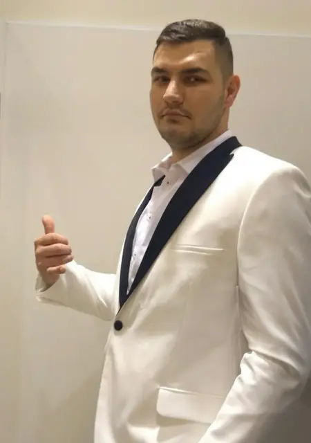 Я Volodimir, 31, знакомлюсь для совместных путешествий в Севилье