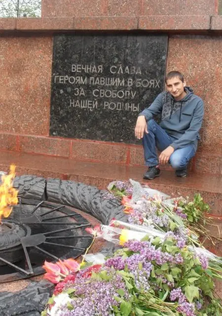 Артем з Макіївки, шукаю на сайті знайомства на одну ніч