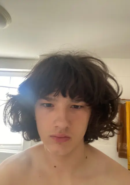 Я Саша, 18, знакомлюсь без обязательств в Франкфурте-на-майне