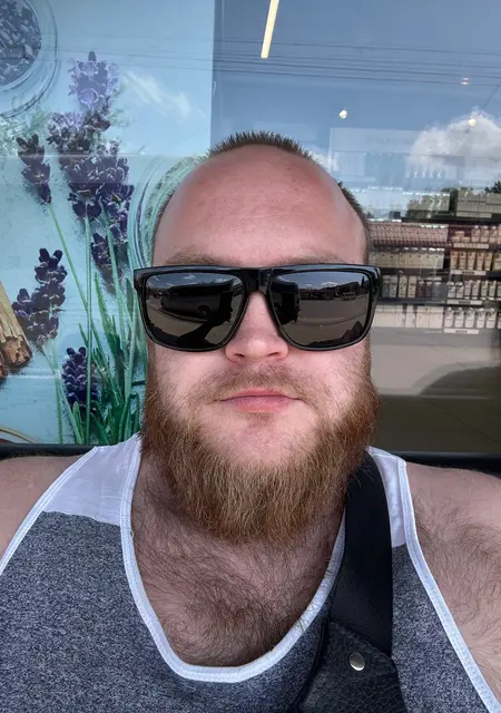 Vladislav из Бельцов, мне 29, познакомлюсь на одну ночь