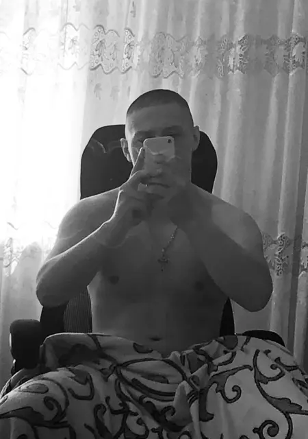 Misha из Ивано-Франковска, мне 21, познакомлюсь для общения