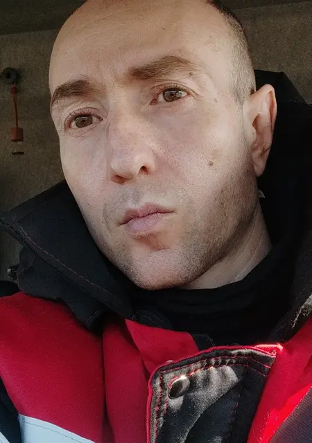 Александр из Стаханова, ищу на сайте знакомства на одну ночь