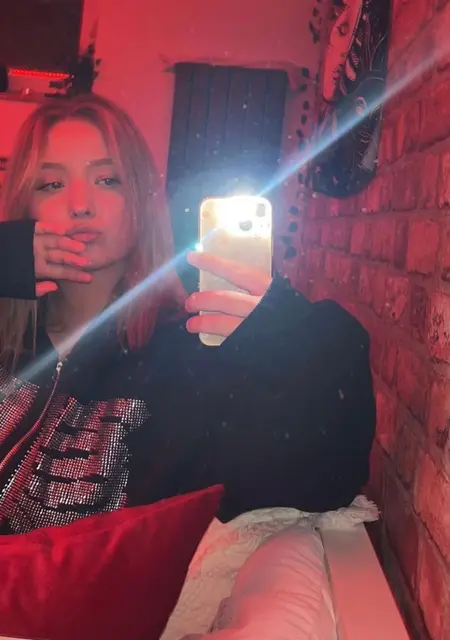 Sawicka из Варшавы, мне 20, познакомлюсь для открытые отношения