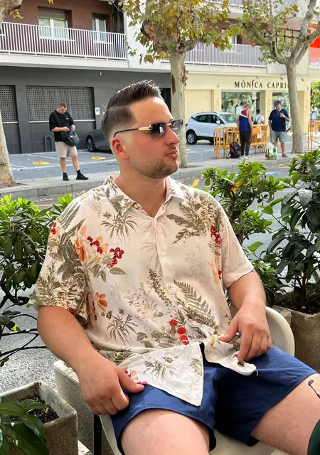 Soy Janis, 26 años de Salou, busco conocer gente para relación sin ataduras