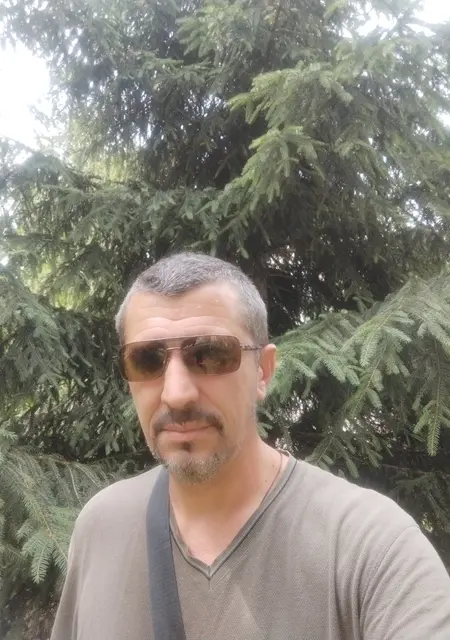 Alex из Житомира, мне 45, познакомлюсь на одну ночь