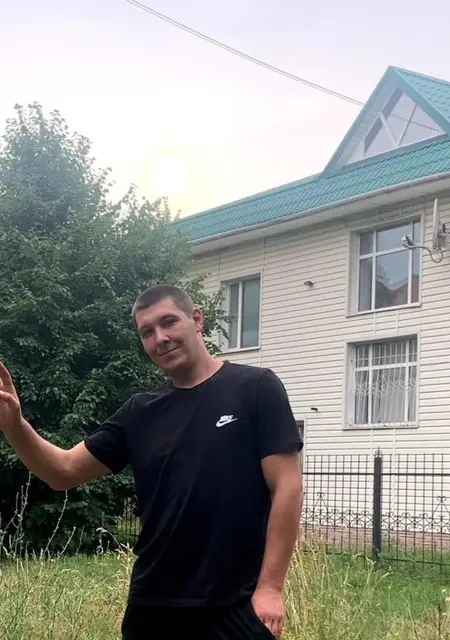 Влад из Ватутина, ищу на сайте знакомства на одну ночь