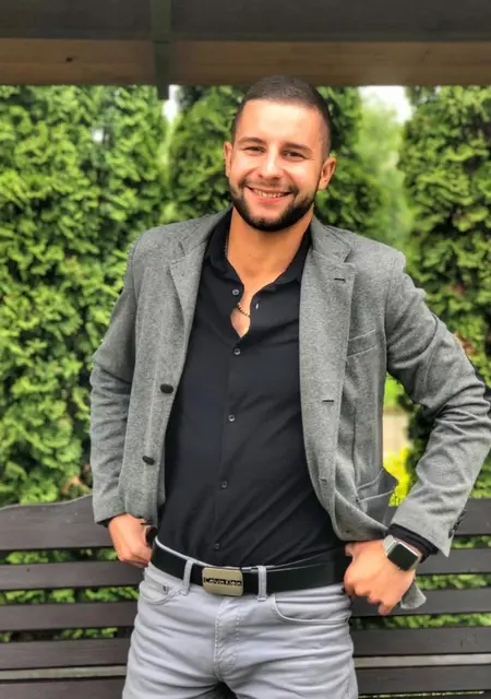 Саша из Ивано-Франковска, ищу на сайте знакомства на одну ночь