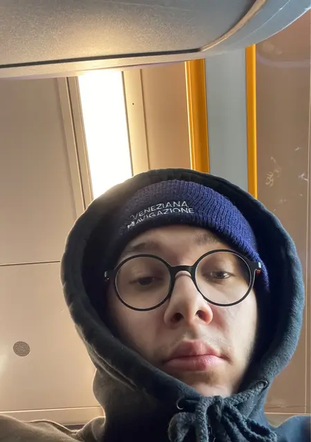 Marco из Сан-Дона-ди-Пьяве, мне 21, познакомлюсь без обязательств