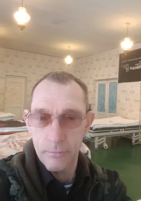 Я Олег, 42, из Луганска, ищу знакомства на одну ночь