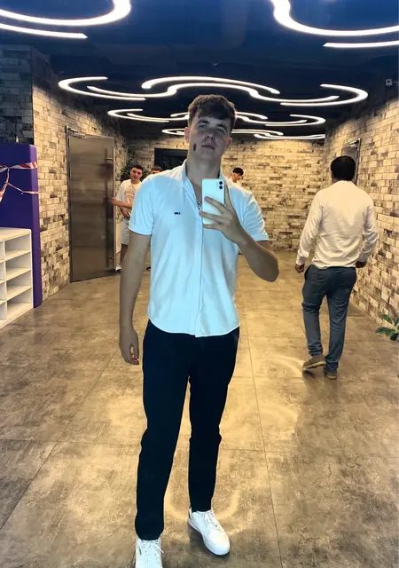 Я Pavel, 19, из Кишинёва, ищу знакомство для вирта