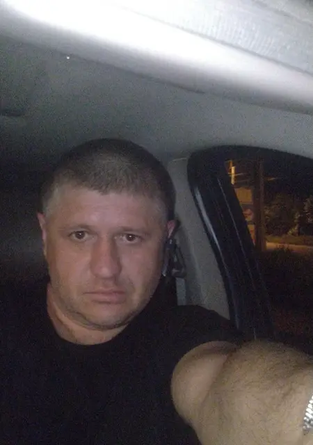 Я Артем, 39, знакомлюсь для приятного времяпровождения в Черновцах