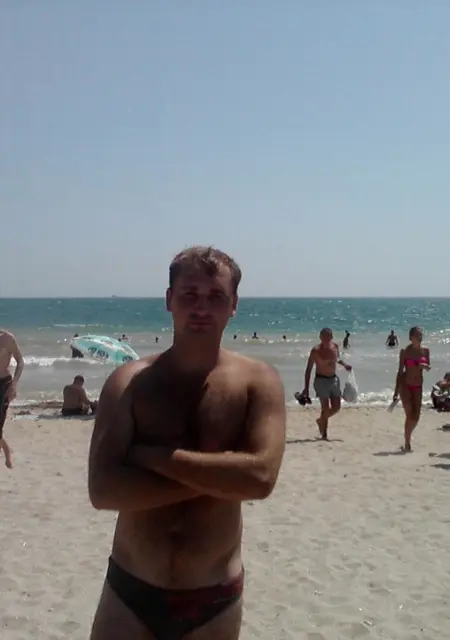 Славон из Черкасс, мне 36, познакомлюсь без обязательств